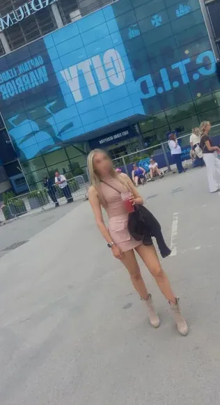 Nawal, 28 años
